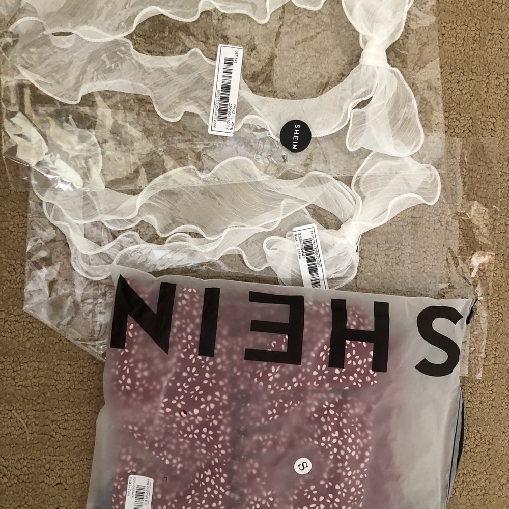 SHEIN calico skirt and two mesh bow hair clips